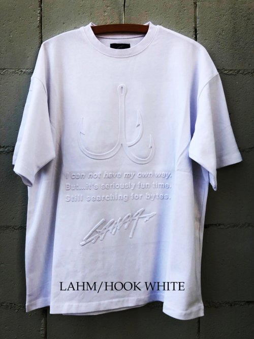 LAHM HOOK emboss wide TEE